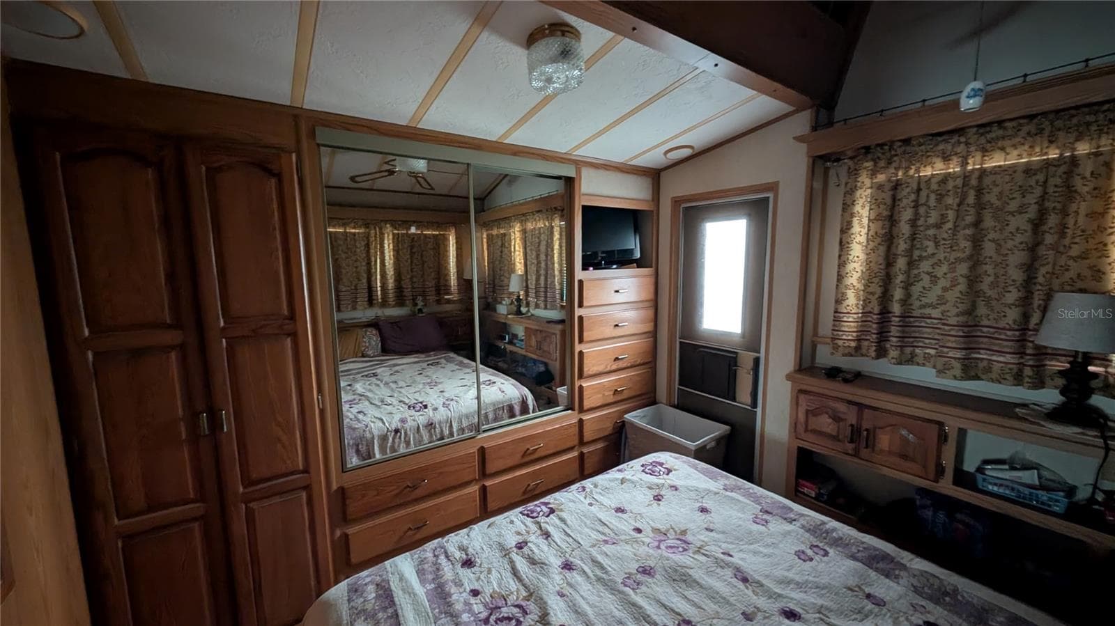 BEDROOM CLOSETS - 207 CITRUS RIDGE DR, DAVENPORT