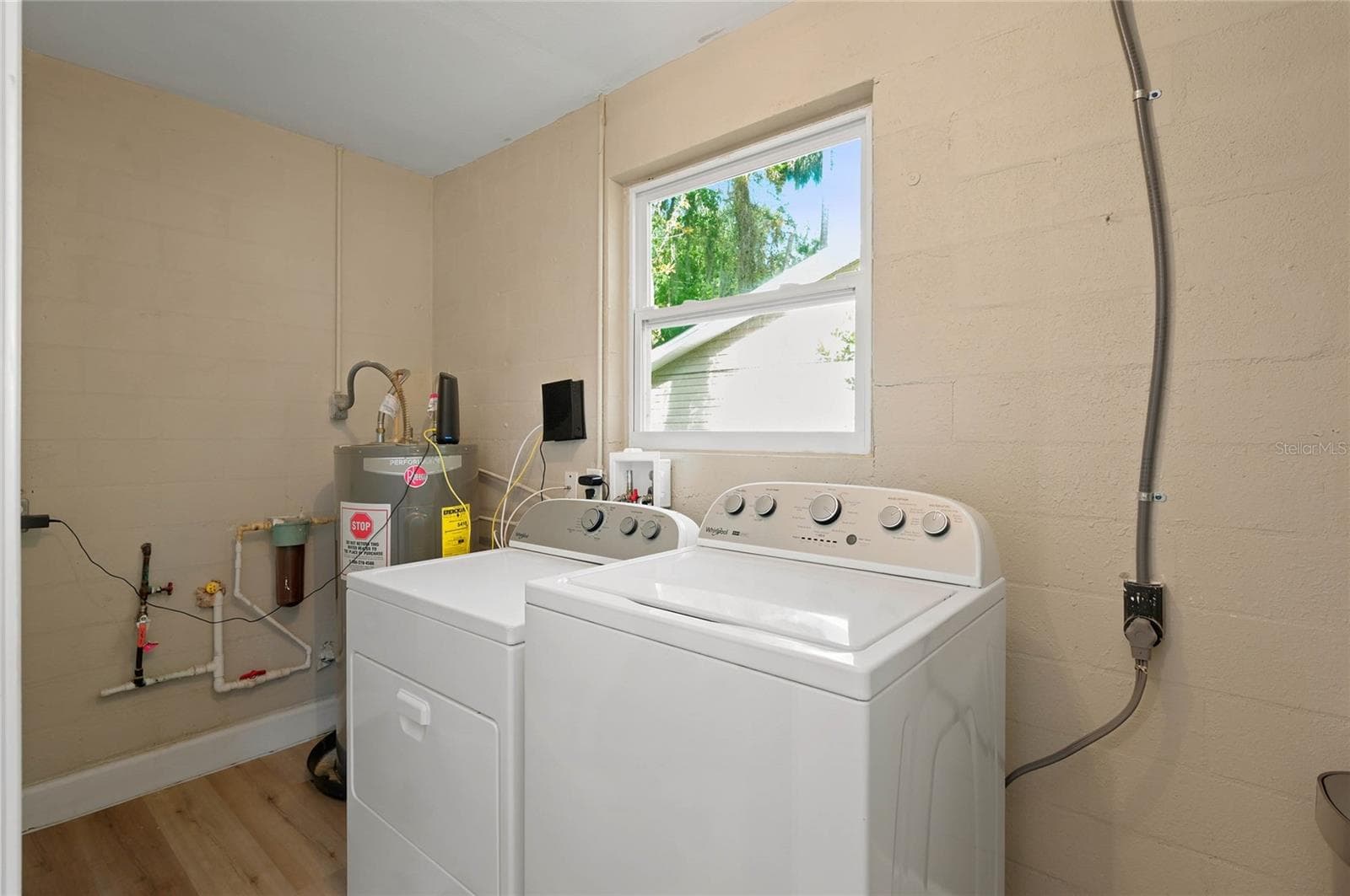 laundry room - 556 OLIVER DR, NEW SMYRNA BEACH