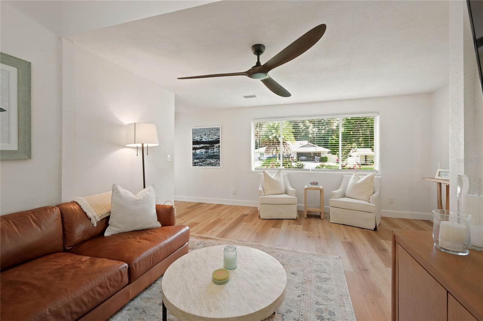 living - 556 OLIVER DR, NEW SMYRNA BEACH