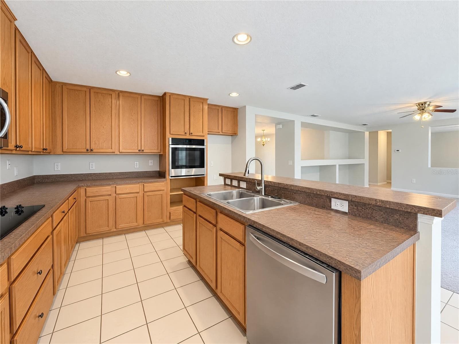 Single Family Residence at 2474 MALLOW OAK CT, APOPKA, photo 7 of 24