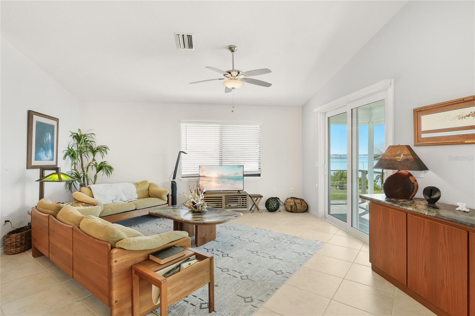 open living area with vaulted ceiling - 901 CHAPIN BLVD, ENGLEWOOD