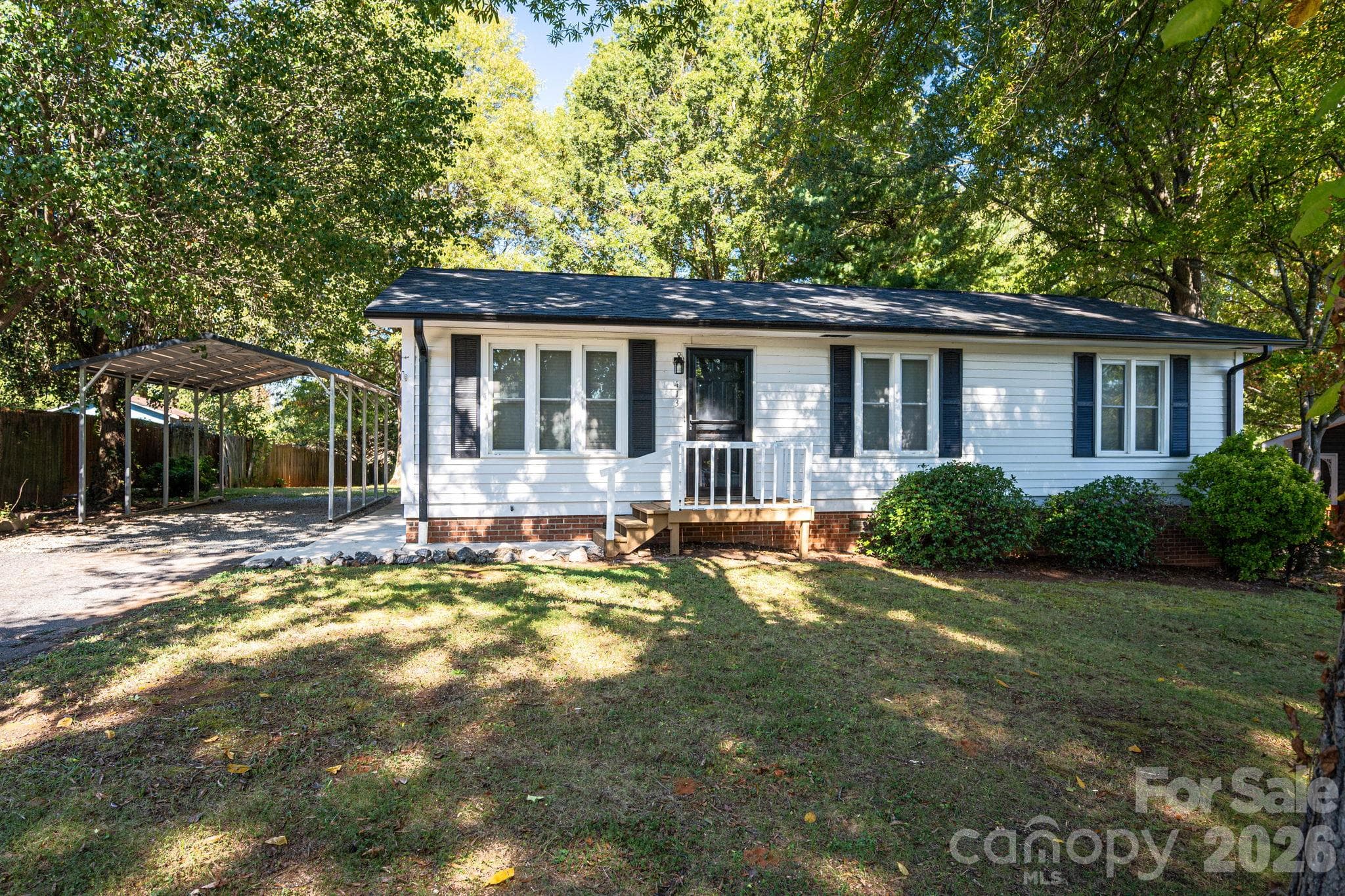 Single Family Residence at 413 E Klutz Street, Maiden, photo 5 of 38