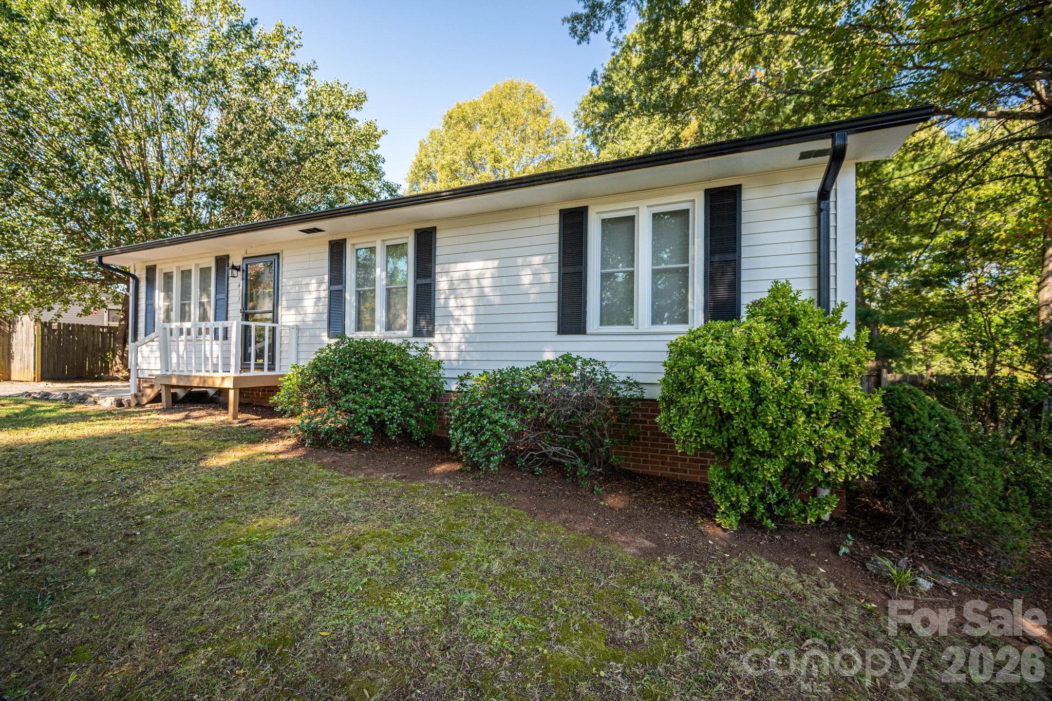 Single Family Residence at 413 E Klutz Street, Maiden, photo 9 of 38