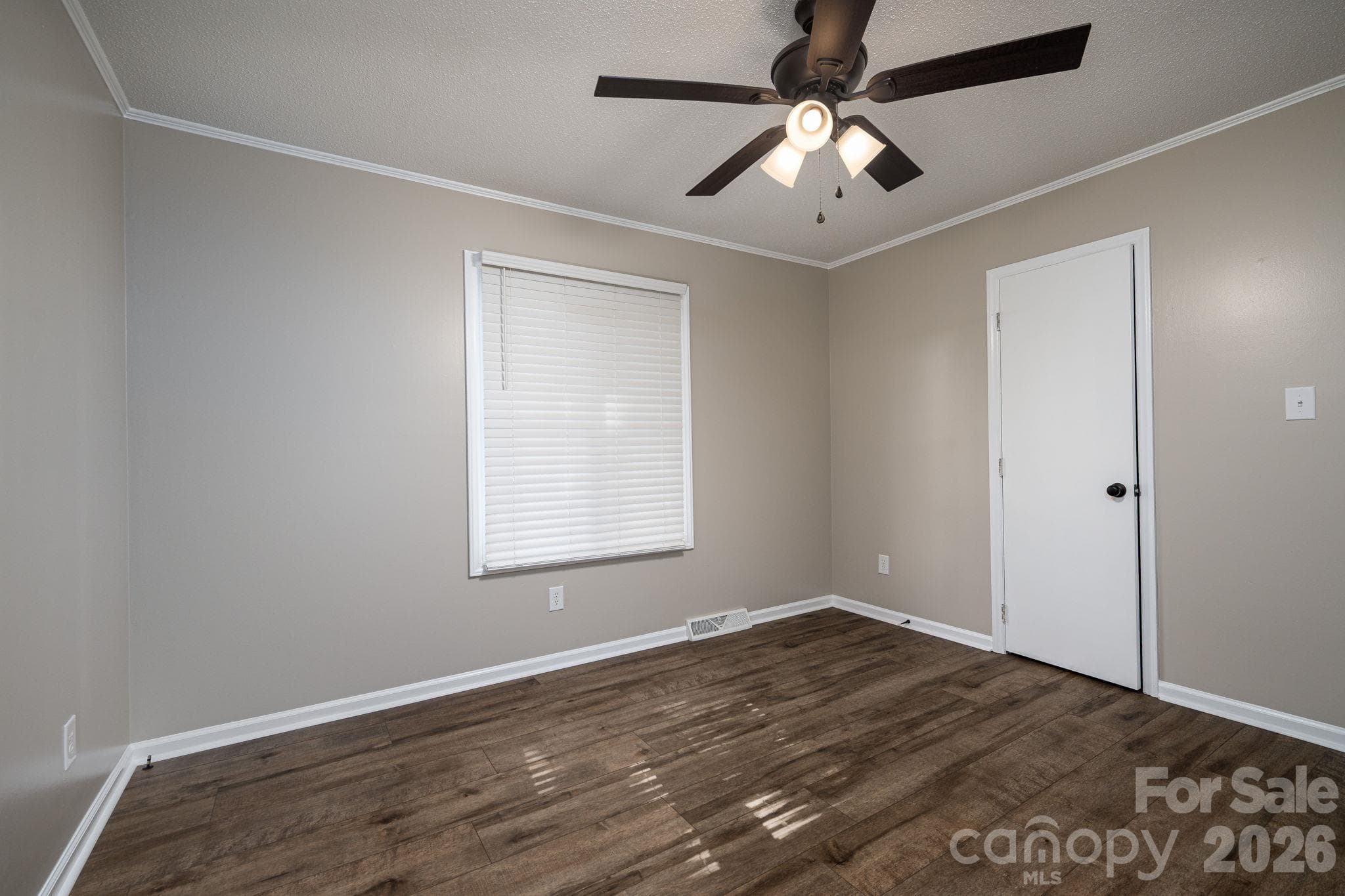 Single Family Residence at 413 E Klutz Street, Maiden, photo 13 of 38