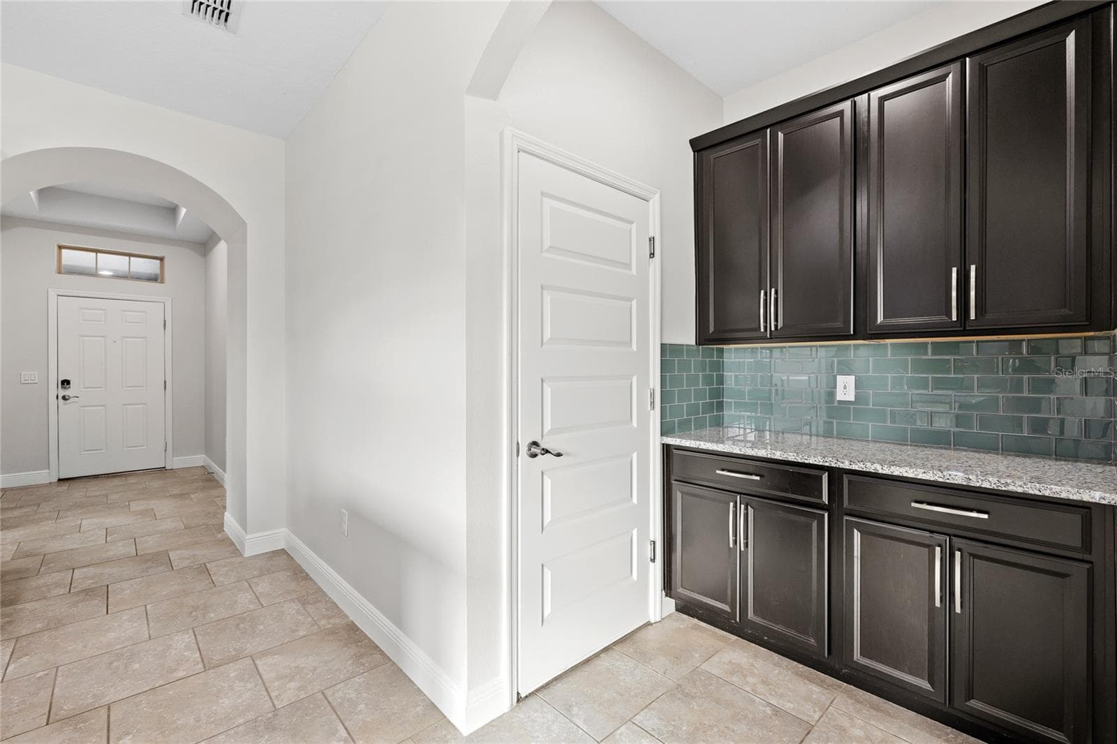 Single Family Residence at 10097 BEACH PORT DR, WINTER GARDEN, photo 5 of 35