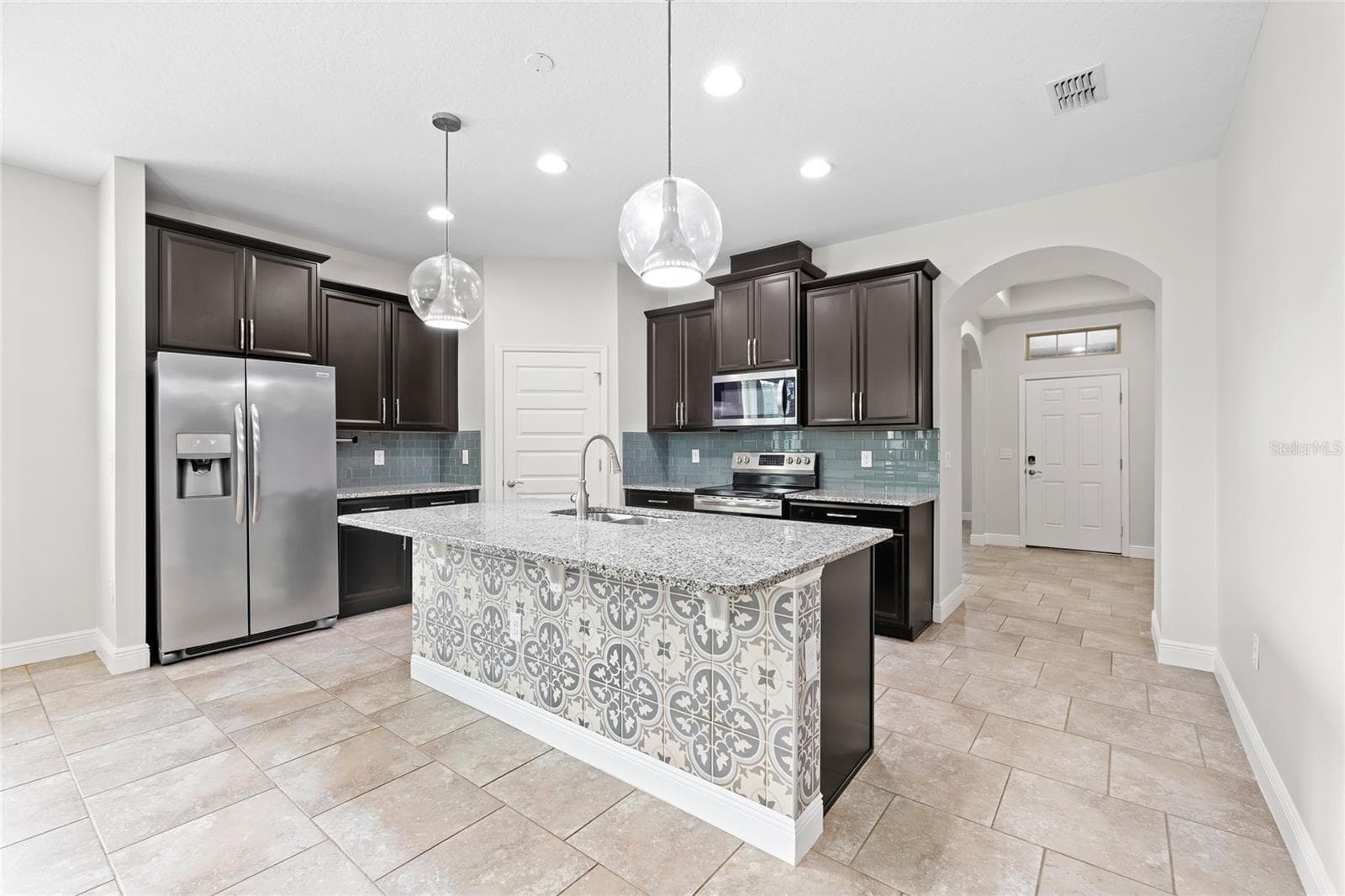 Single Family Residence at 10097 BEACH PORT DR, WINTER GARDEN, photo 6 of 35