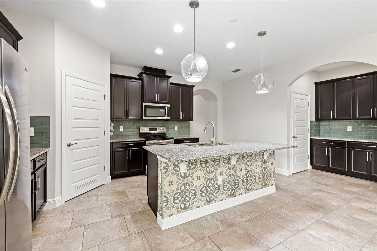 Single Family Residence at 10097 BEACH PORT DR, WINTER GARDEN, photo 9 of 35
