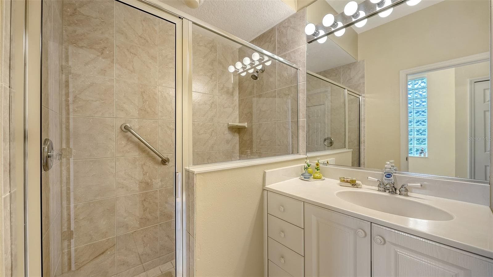 Single Family Residence at 6609 PEBBLE BEACH WAY, LAKEWOOD RANCH, photo 23 of 58