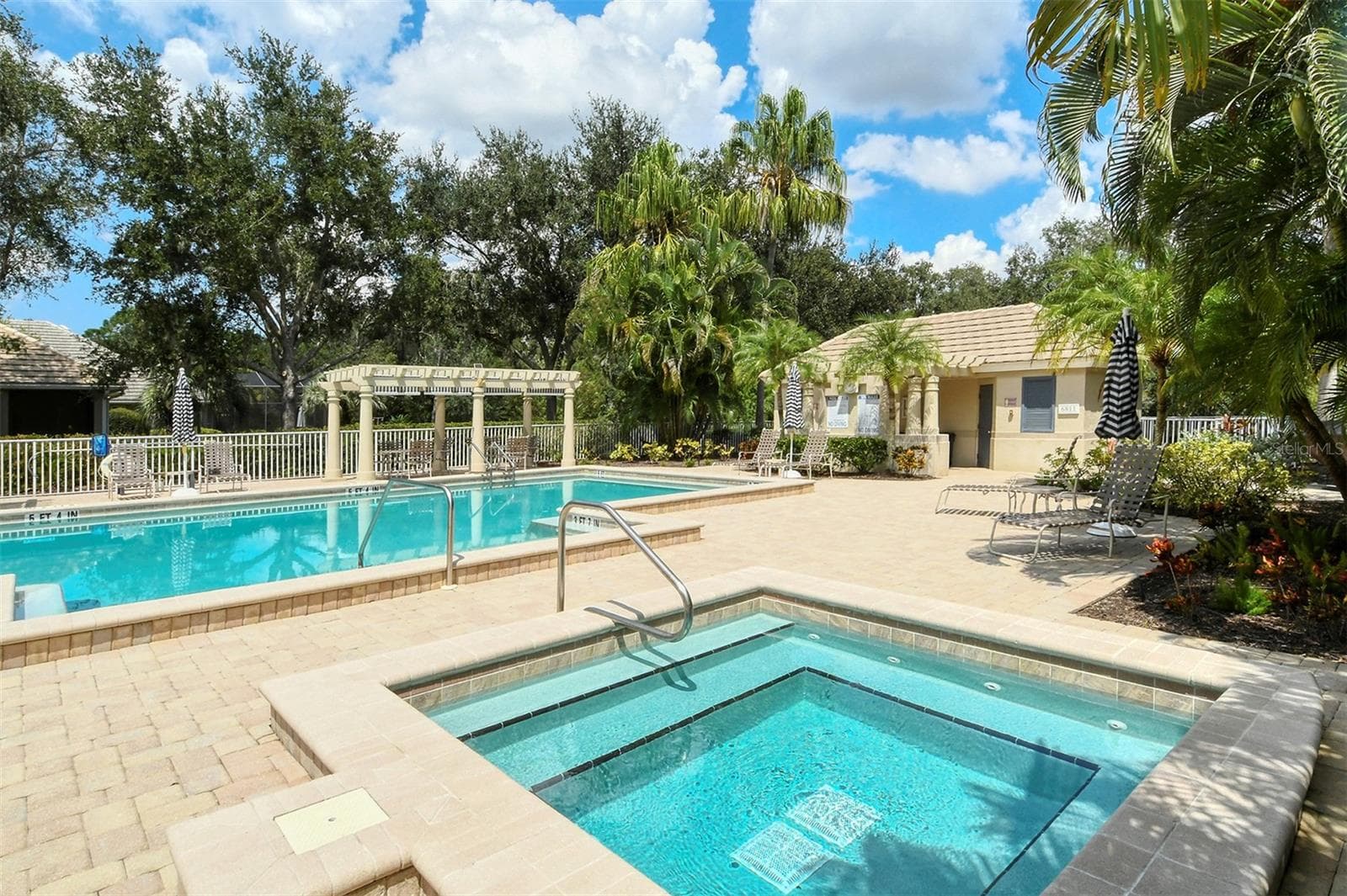 Single Family Residence at 6609 PEBBLE BEACH WAY, LAKEWOOD RANCH, photo 47 of 58