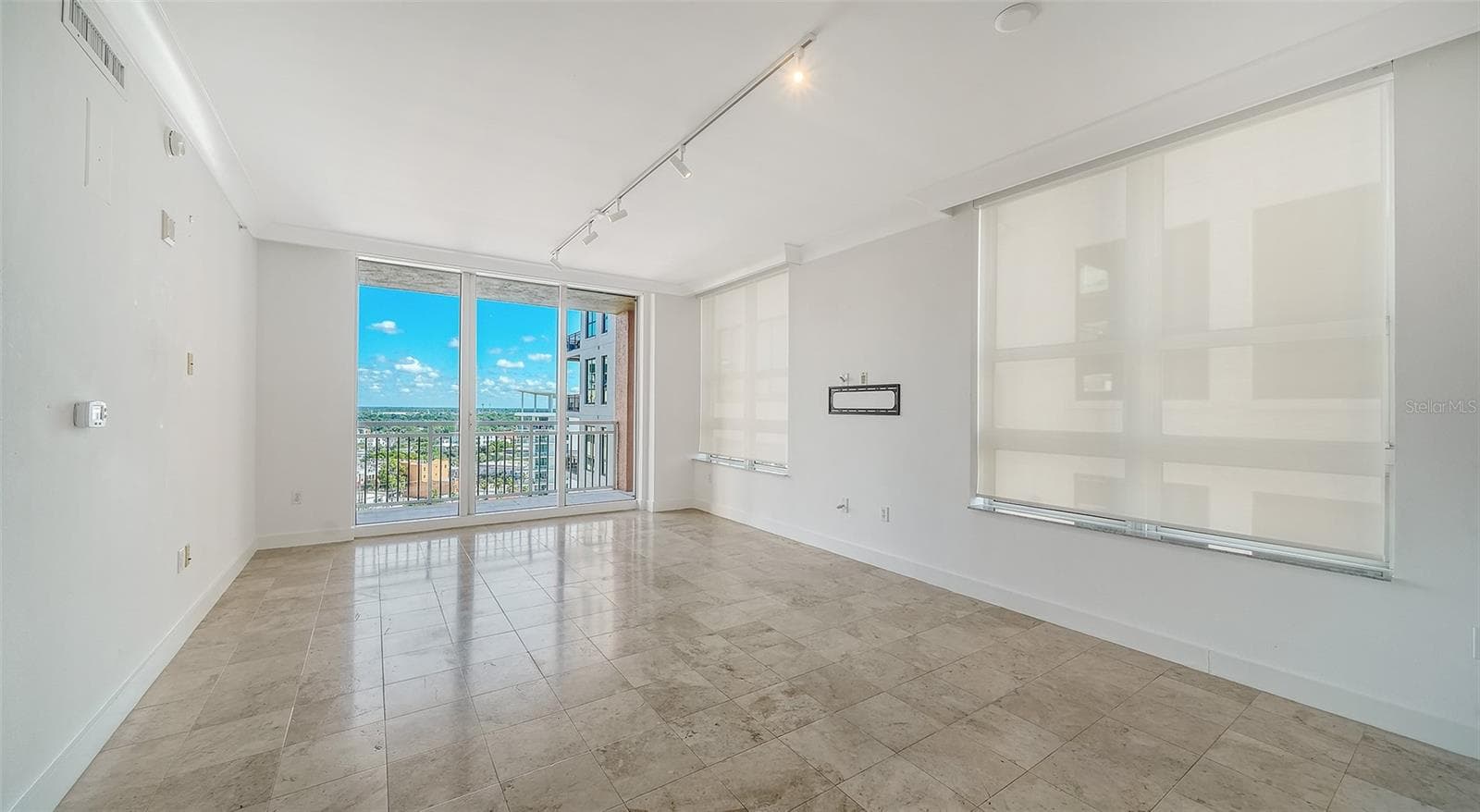 Condominium at 1350 MAIN ST #1409, SARASOTA, photo 17 of 35