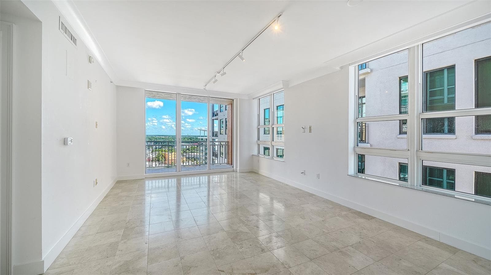 Condominium at 1350 MAIN ST #1409, SARASOTA, photo 18 of 35