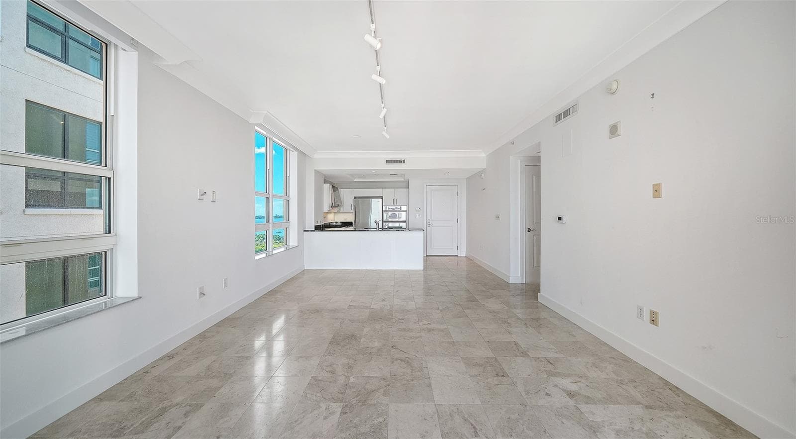 Condominium at 1350 MAIN ST #1409, SARASOTA, photo 8 of 35