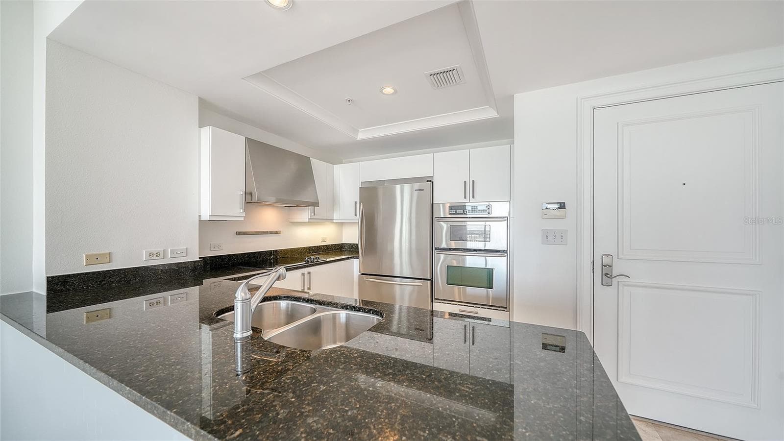 Condominium at 1350 MAIN ST #1409, SARASOTA, photo 11 of 35