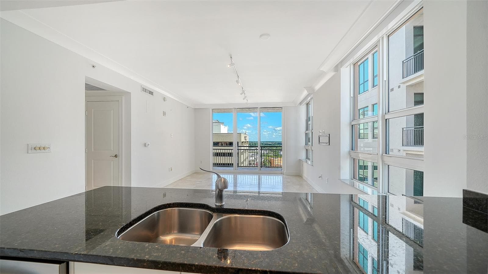 Condominium at 1350 MAIN ST #1409, SARASOTA, photo 12 of 35