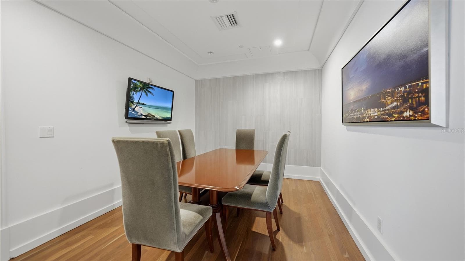 Condominium at 1350 MAIN ST #1409, SARASOTA, photo 24 of 35