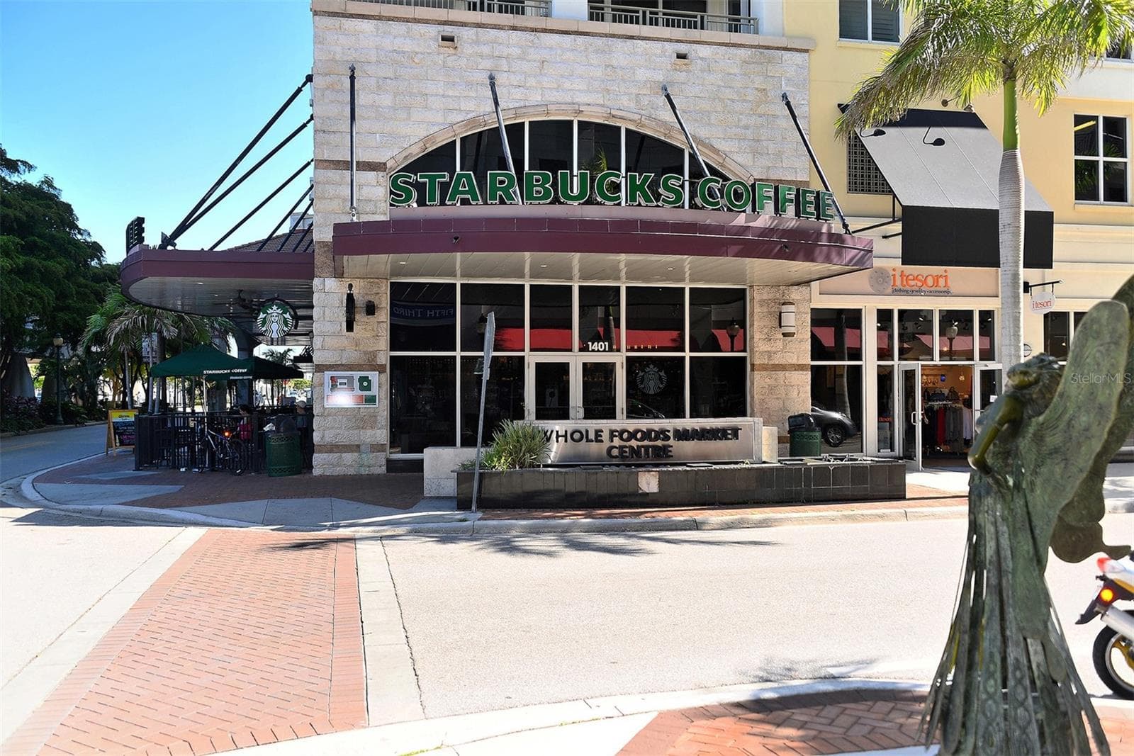 Condominium at 1350 MAIN ST #1409, SARASOTA, photo 31 of 35