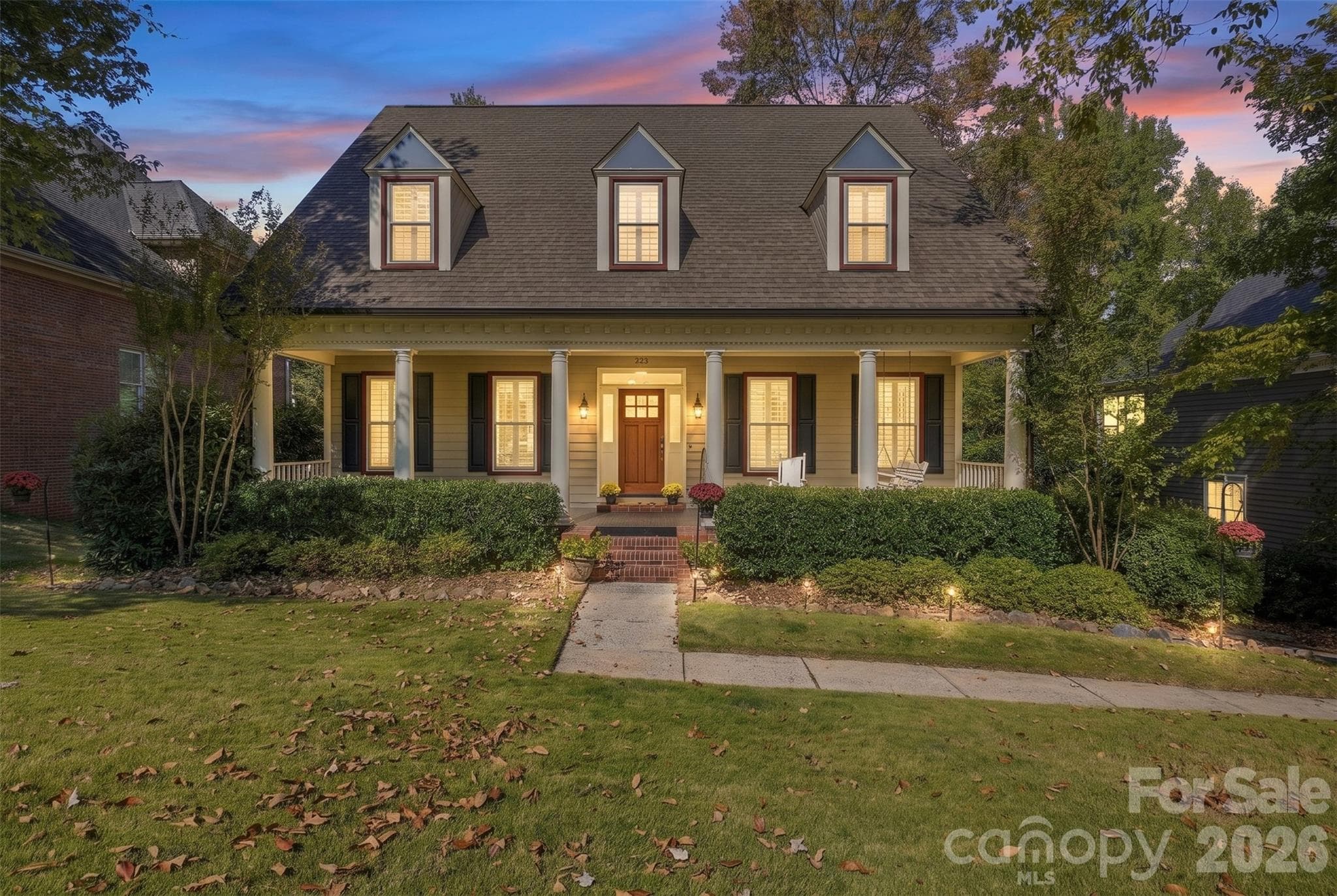 Single Family Residence at 223 N Brackenbury Lane, Charlotte, photo 2 of 49