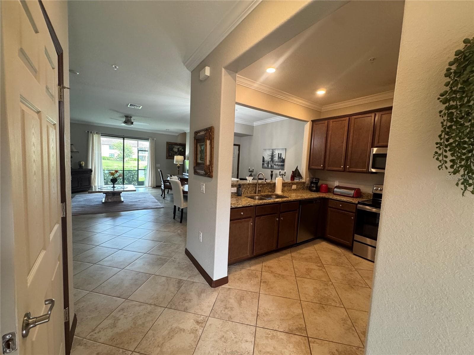 Townhouse at 20448 LAGENTE CIR, VENICE, photo 4 of 47