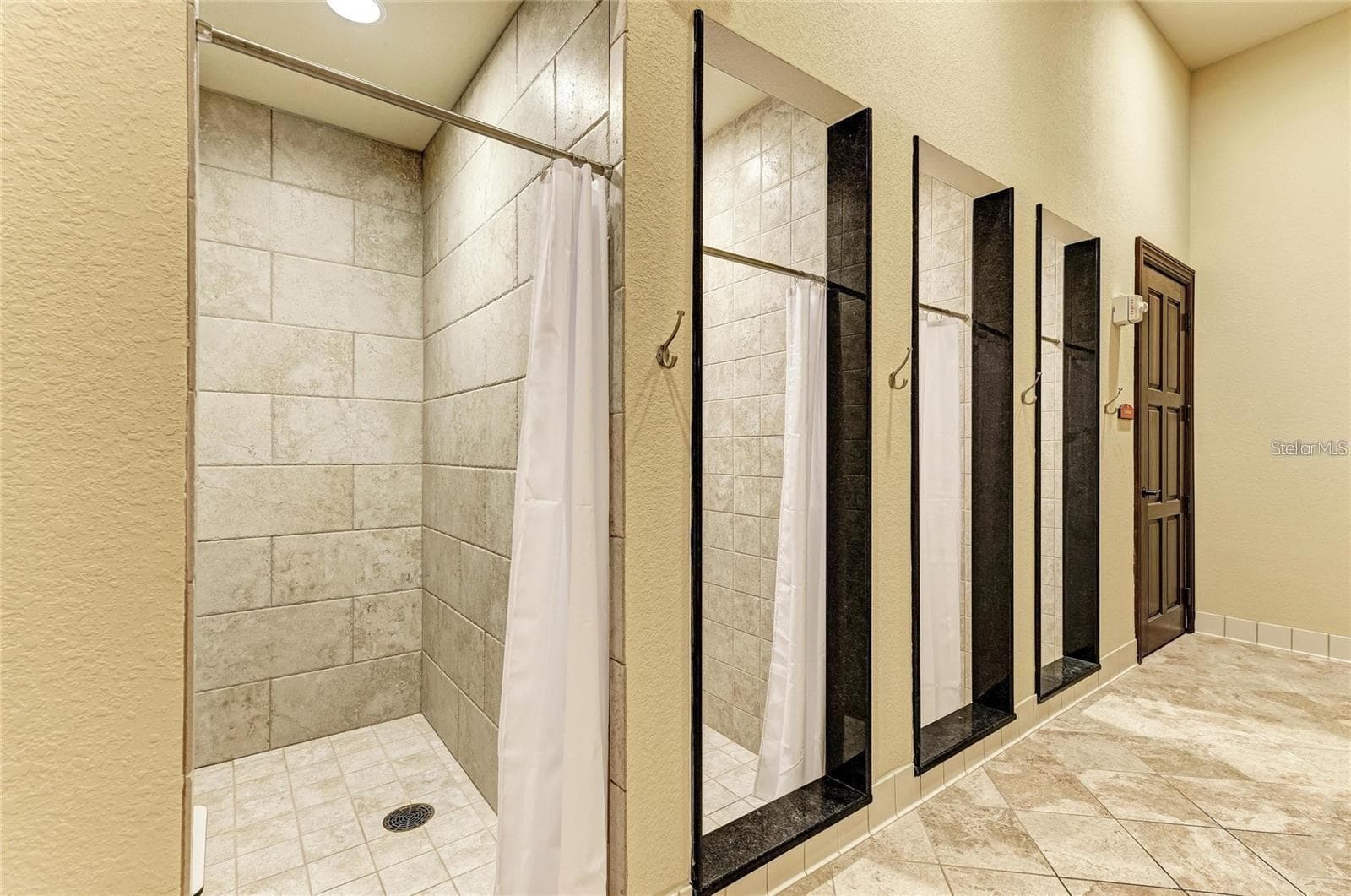 Townhouse at 20448 LAGENTE CIR, VENICE, photo 41 of 47