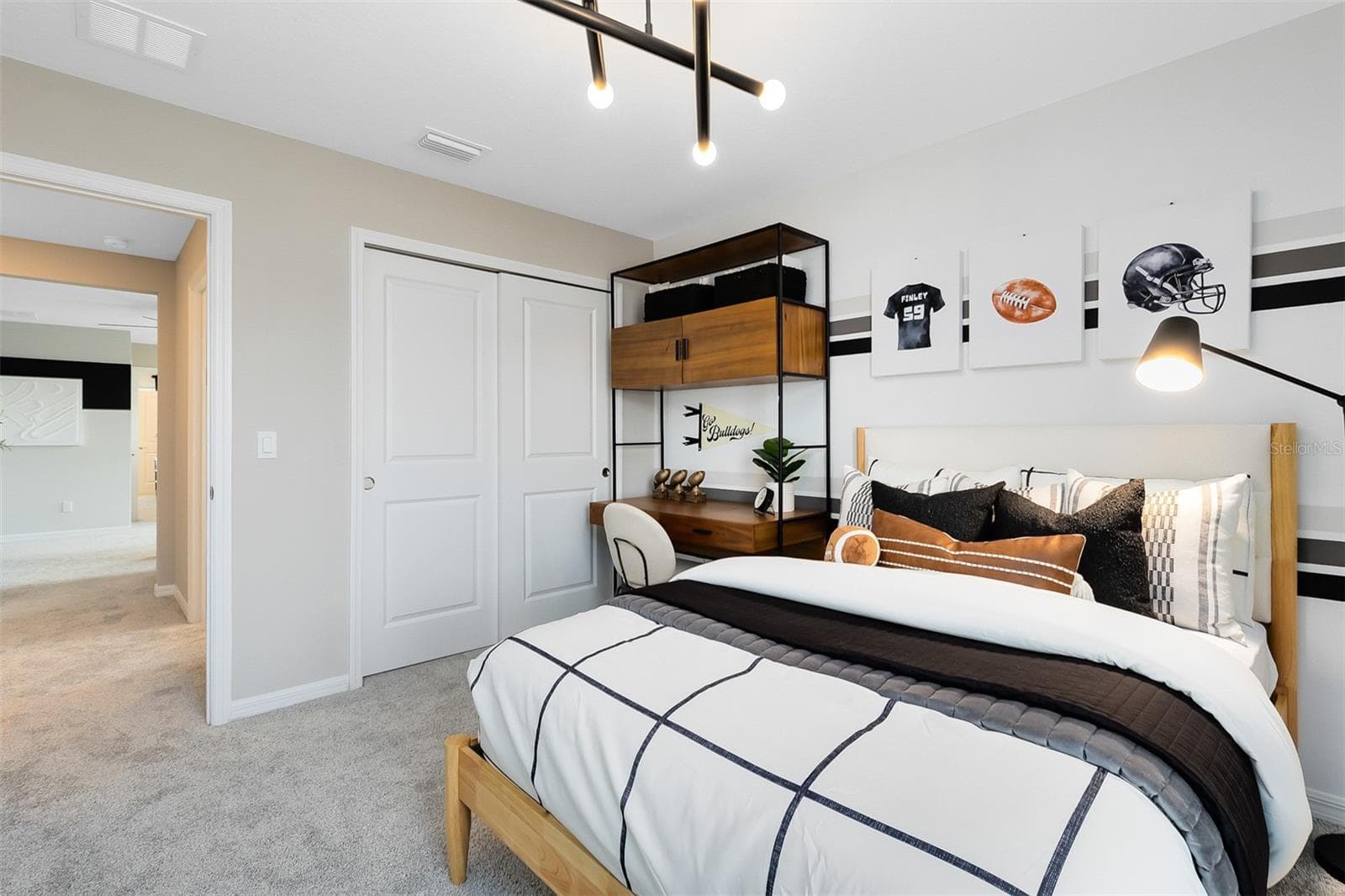 Actual home photo. Colors, finishes, textures and options may appear differently in person due to variations in monitors and viewing devices. - 5058 OAK SEED WAY, ST CLOUD