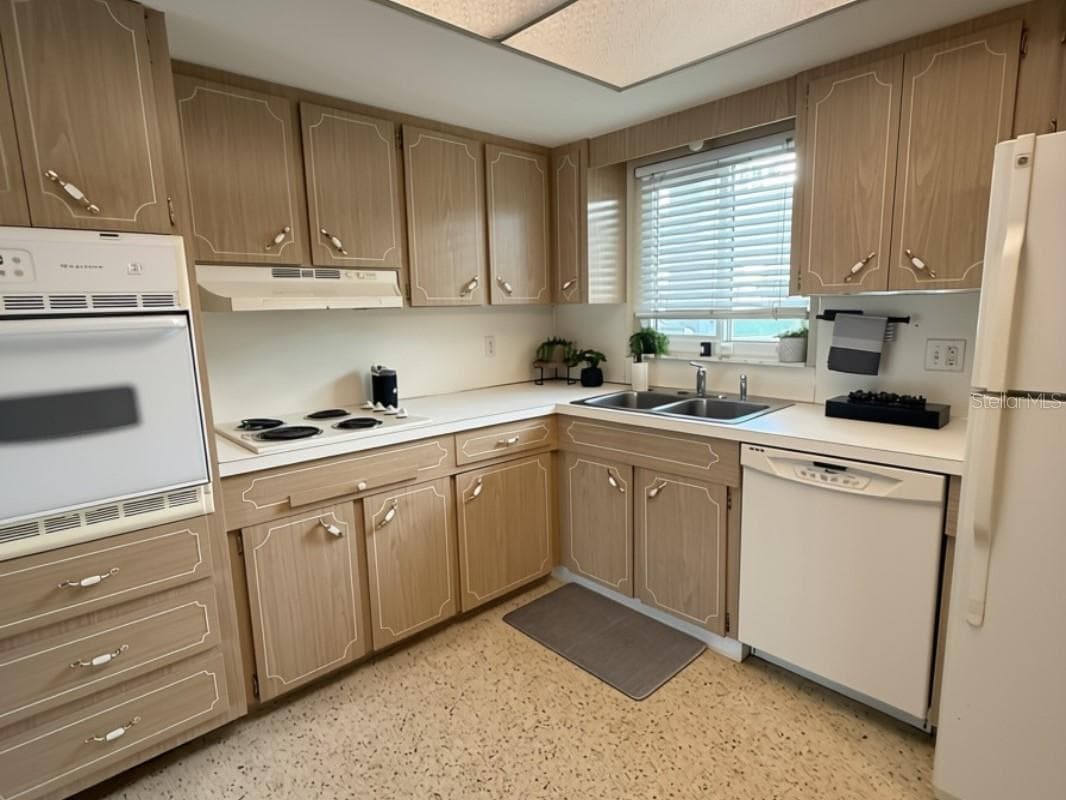 Kitchen - 4300 37TH ST S #2, ST PETERSBURG