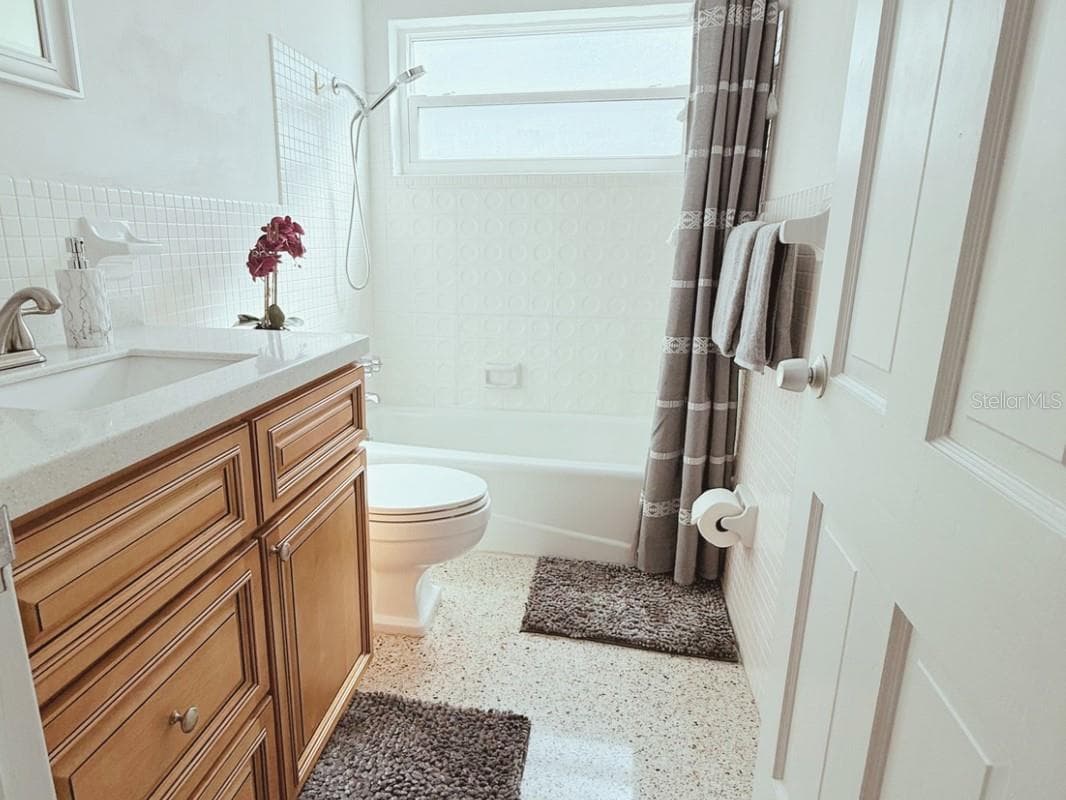 Bathroom - 4300 37TH ST S #2, ST PETERSBURG