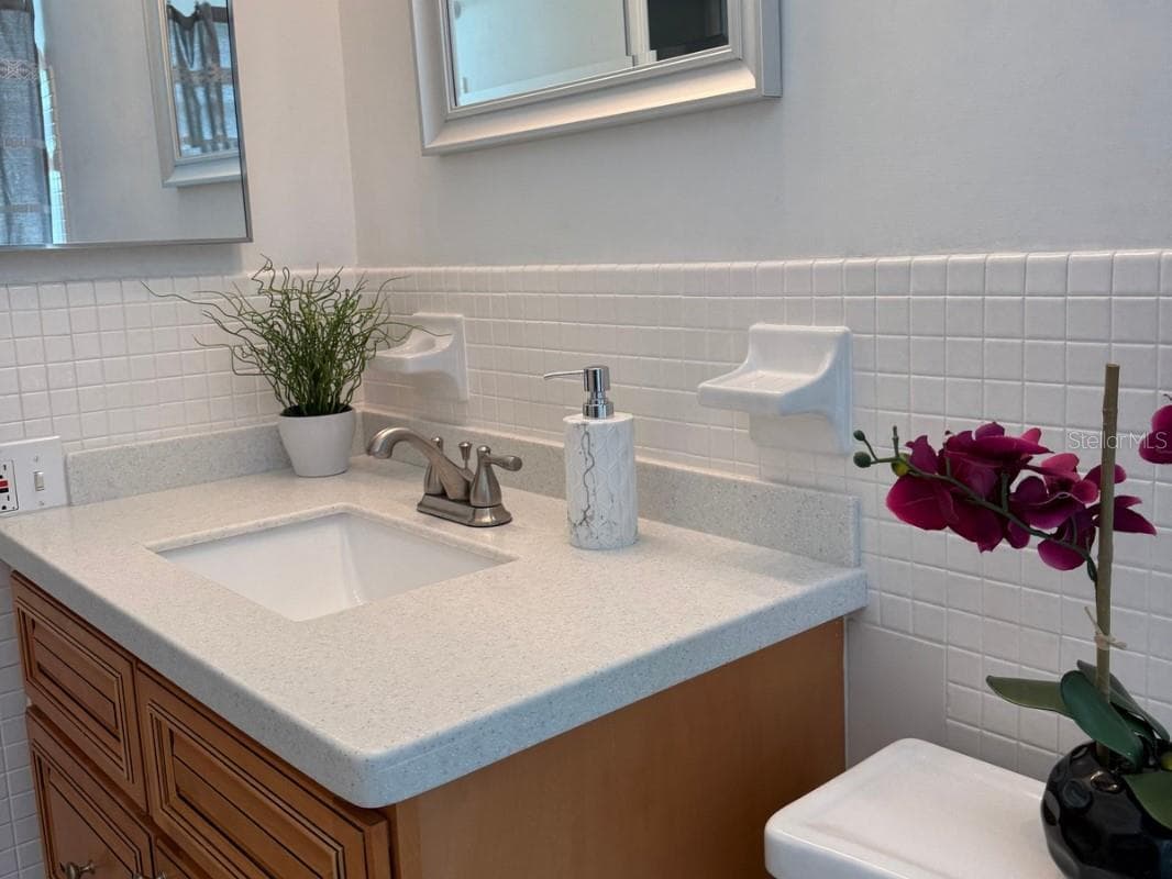 Bathroom - 4300 37TH ST S #2, ST PETERSBURG