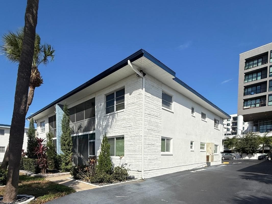 Exterior View - 4300 37TH ST S #2, ST PETERSBURG