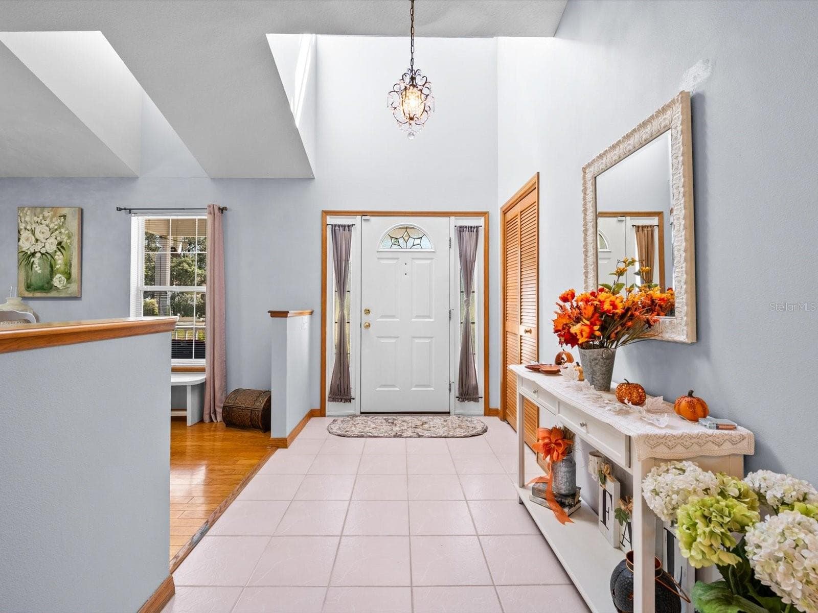 foyer - 9073 MADRID RD, WEEKI WACHEE
