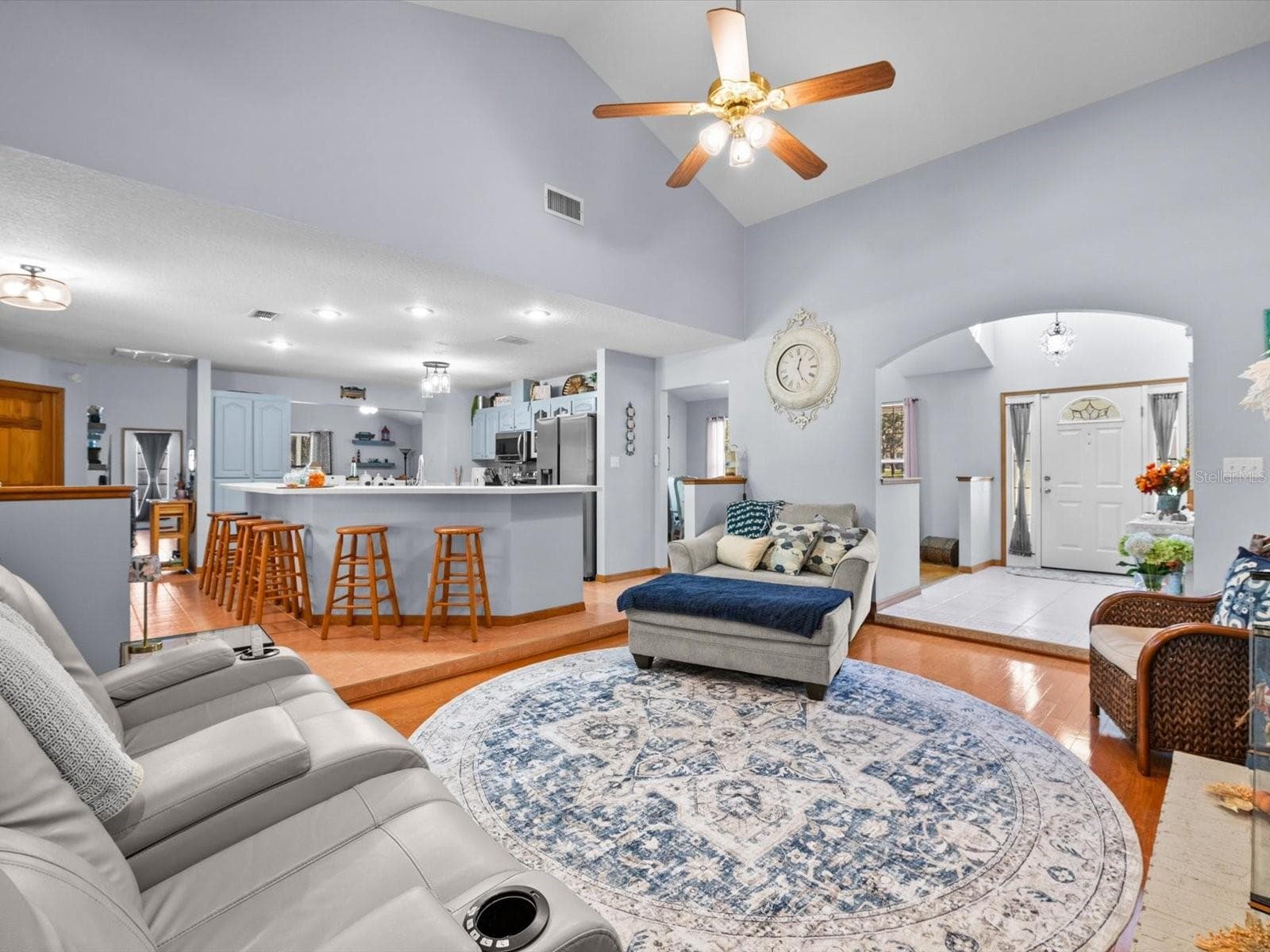 living room - 9073 MADRID RD, WEEKI WACHEE