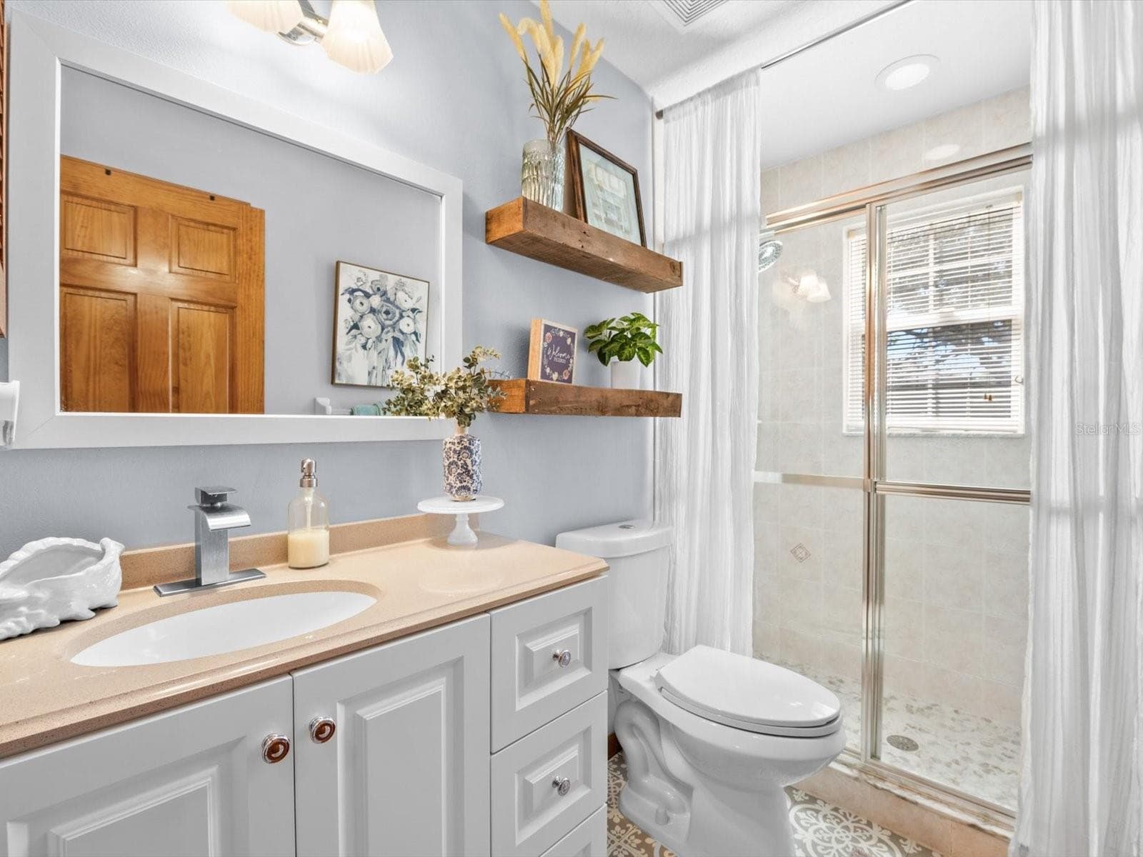 hallway bathroom - 9073 MADRID RD, WEEKI WACHEE
