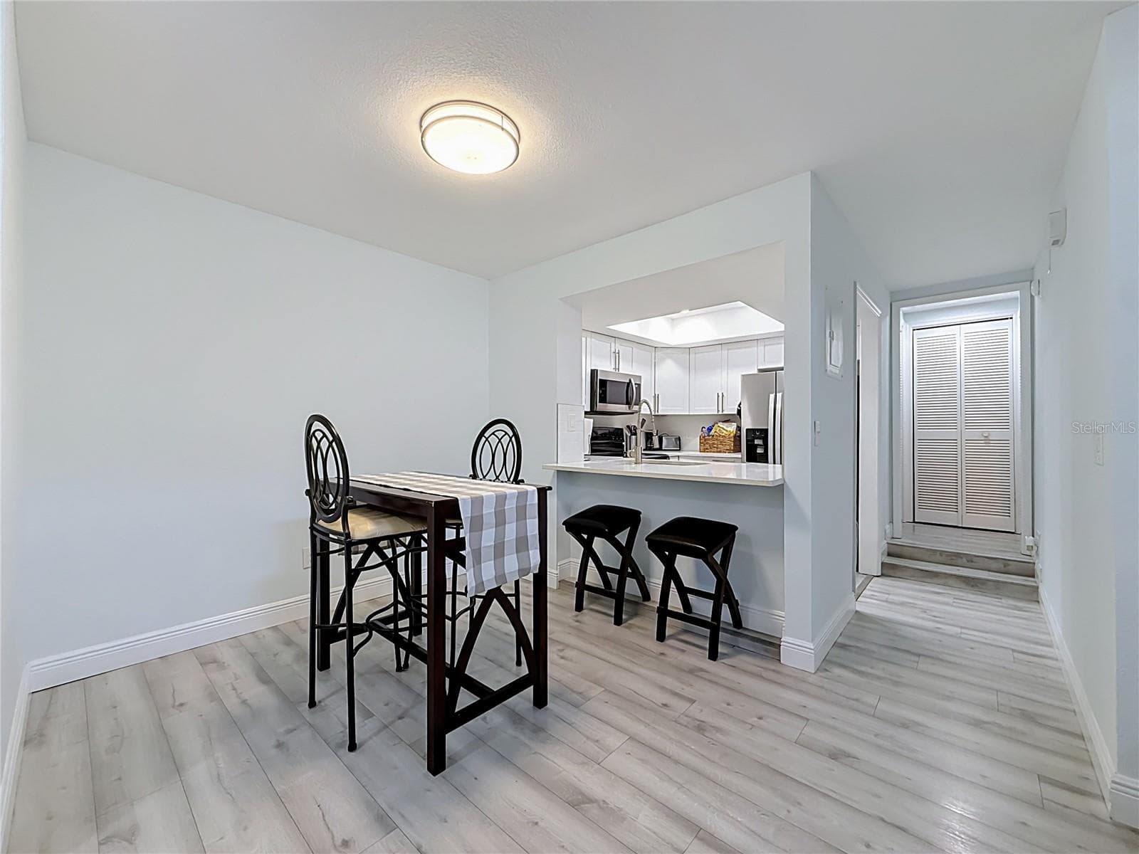 Dining Area iinto Kitchen - 4405 W FAIR OAKS AVE #19, TAMPA