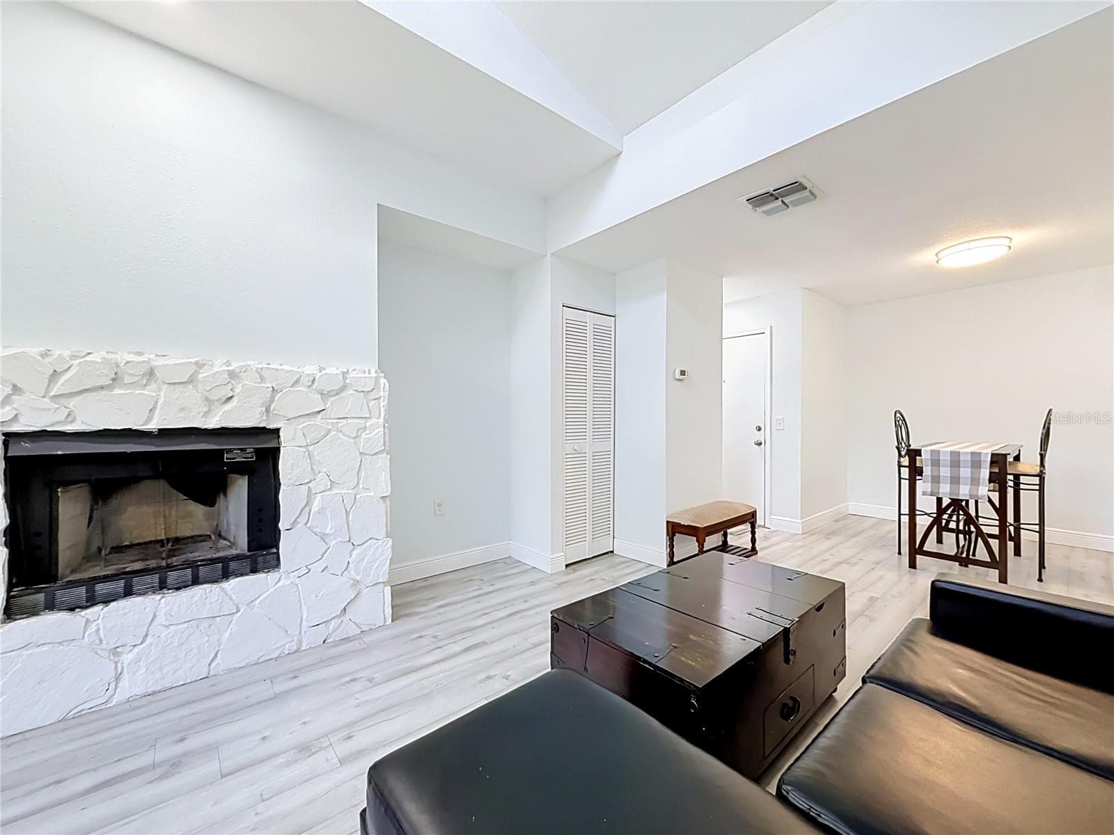 Living Area - 4405 W FAIR OAKS AVE #19, TAMPA
