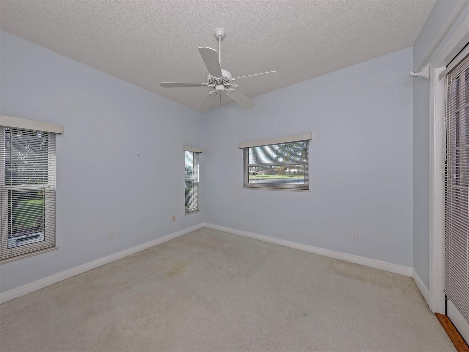 The third bedroom features a full bath and this bath doubles as a pool bath with access to the poo. - 1725 ARDRY WAY, VENICE