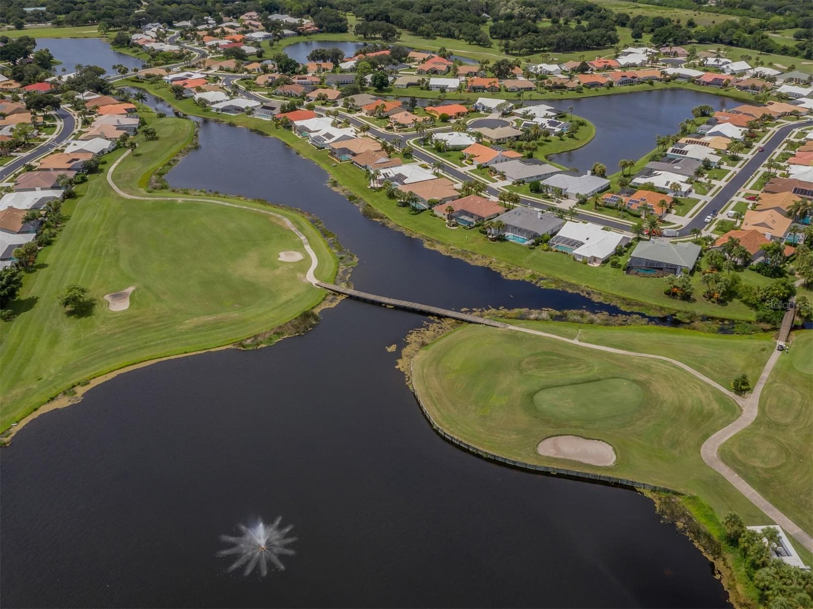 Waterford Golf Course signature hole - 1725 ARDRY WAY, VENICE