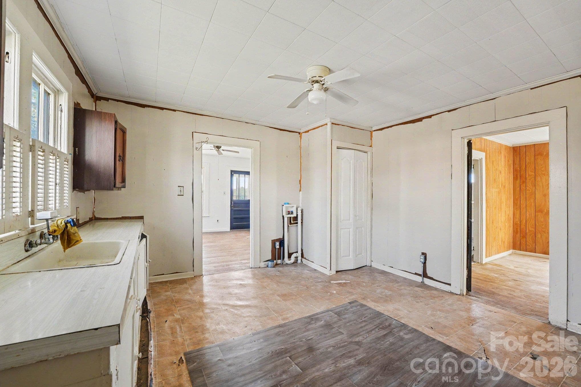 Single Family Residence at 216 N Brady Avenue, Newton, photo 12 of 23