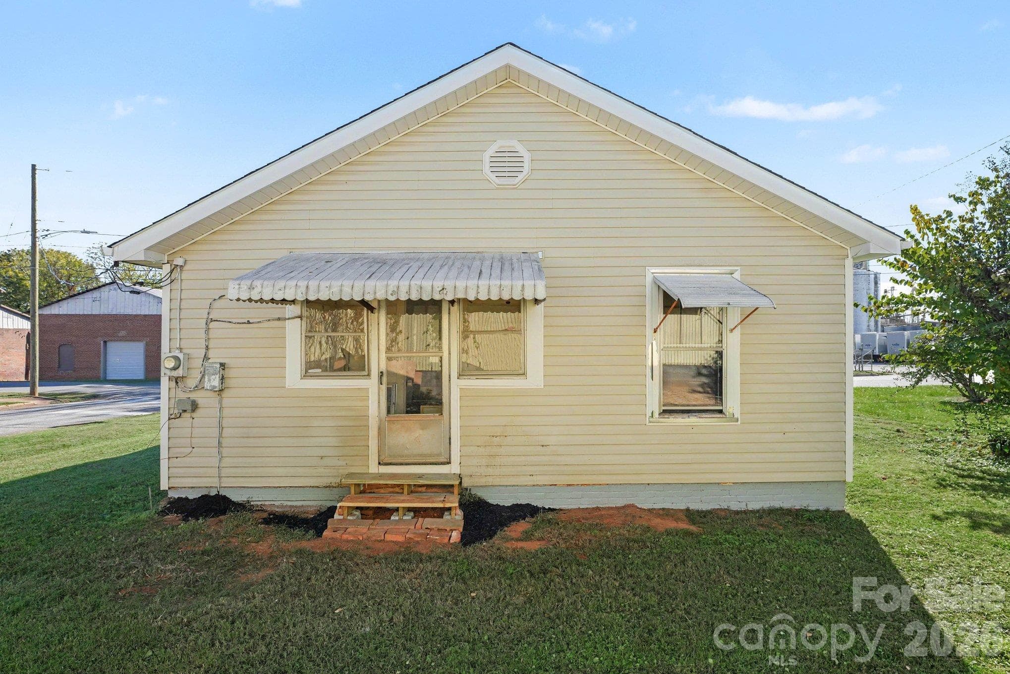 Single Family Residence at 216 N Brady Avenue, Newton, photo 21 of 23