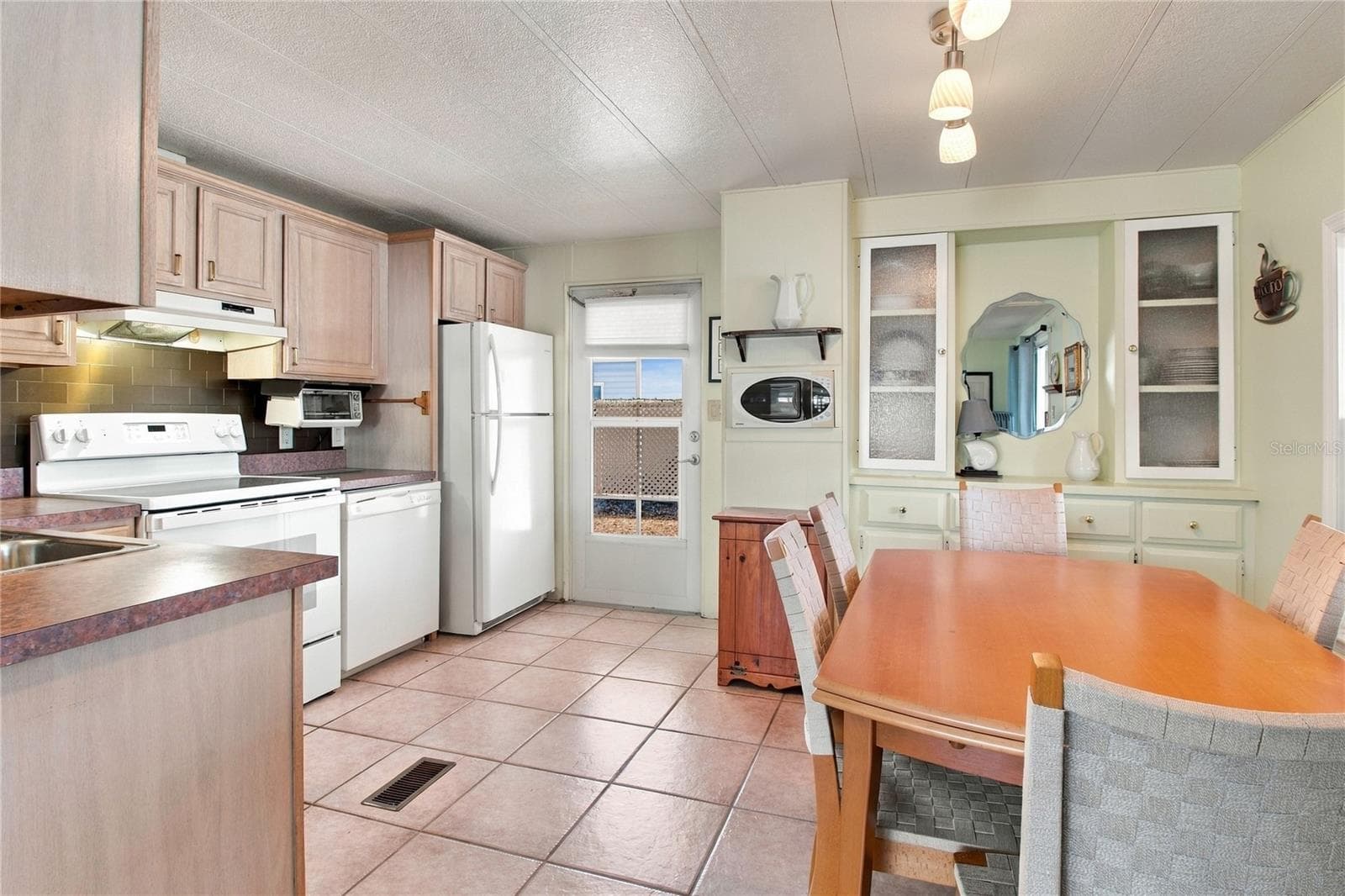 Kitchen - 808 53RD AVE E #27, BRADENTON