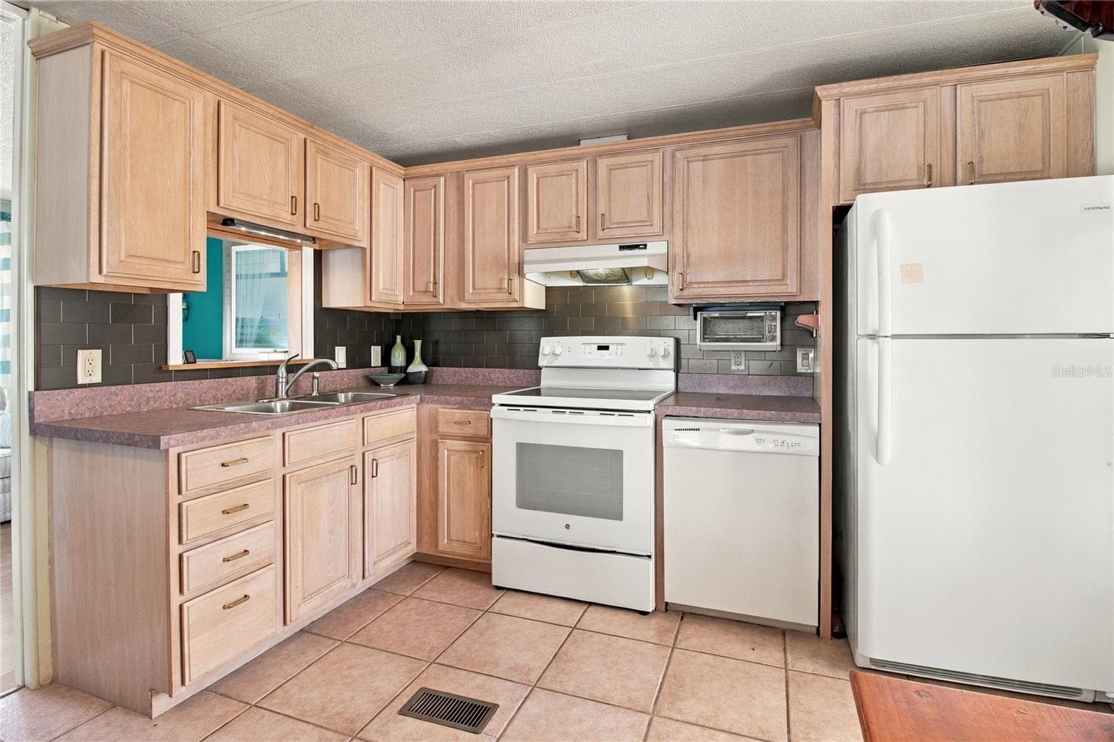 Kitchen - 808 53RD AVE E #27, BRADENTON
