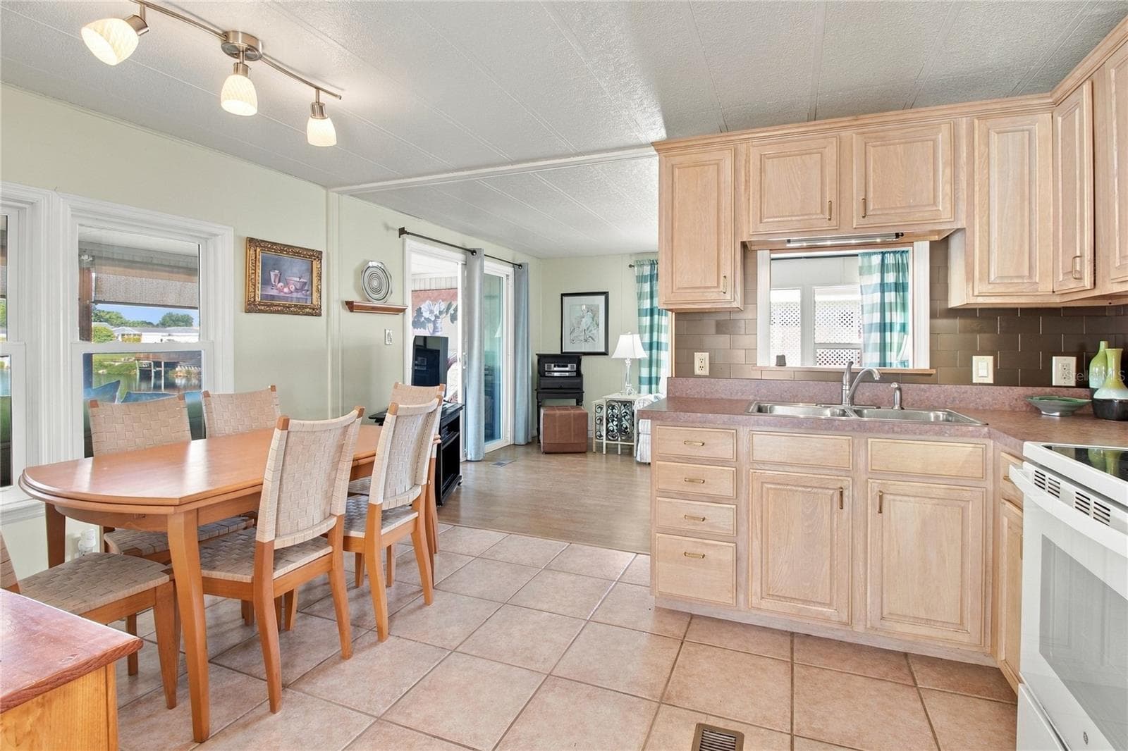 Eat in Kitchen - 808 53RD AVE E #27, BRADENTON