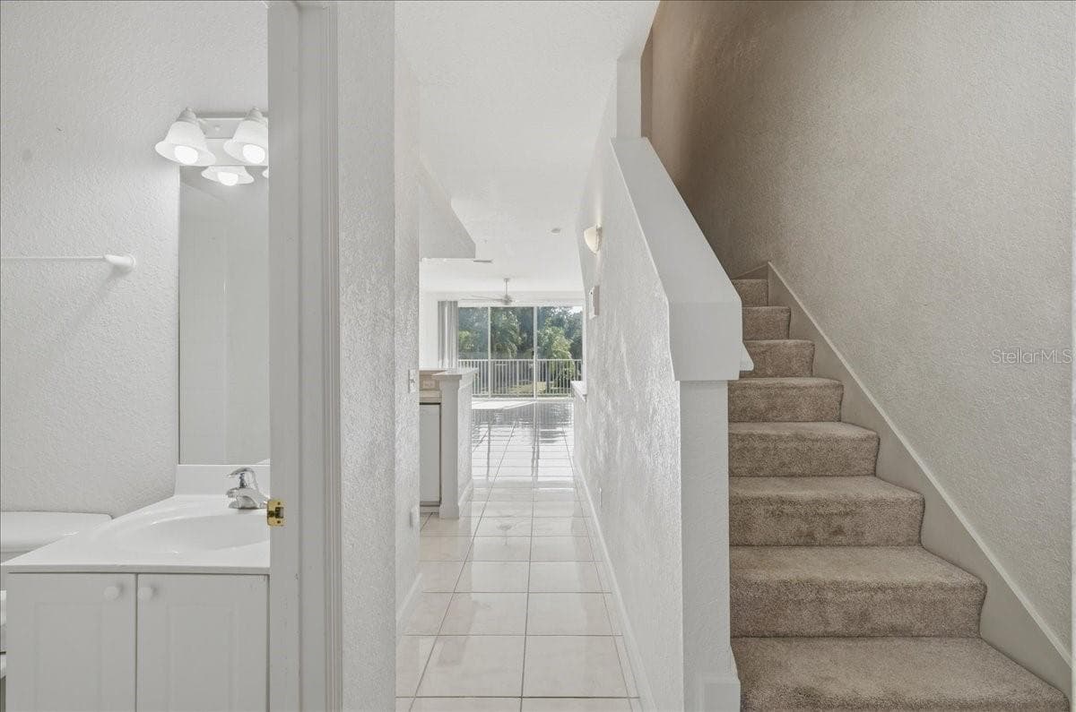 Townhouse at 116 BRENT CIR, OLDSMAR, photo 11 of 36