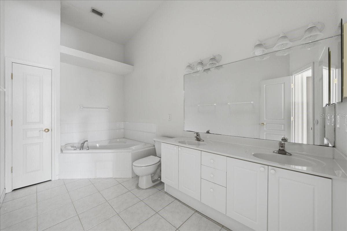Townhouse at 116 BRENT CIR, OLDSMAR, photo 18 of 36