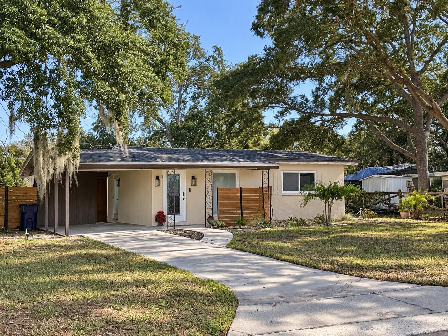 North End View - 405 MANOR BLVD, PALM HARBOR