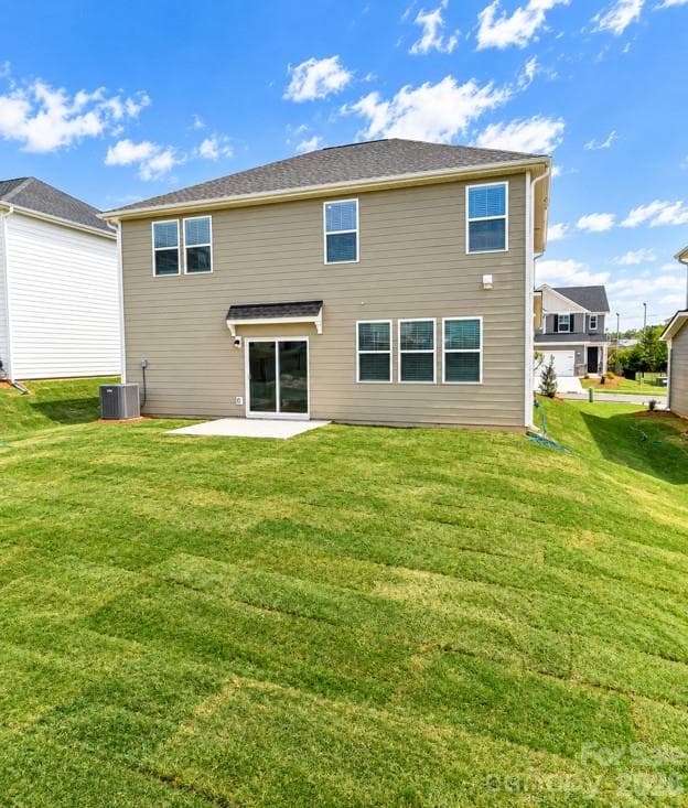 Single Family Residence at 5007 Twin River Drive, Denver, photo 6 of 44