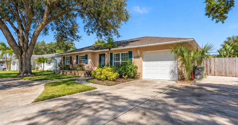 Single Family Residence at 5363 FOXWOOD DR, SARASOTA, photo 3 of 32