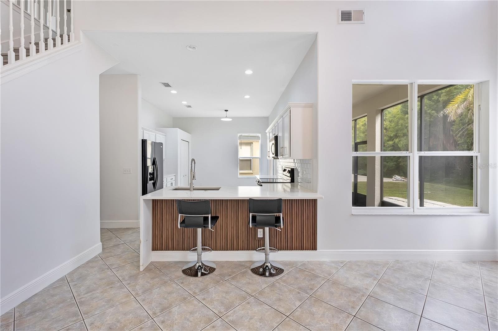 Single Family Residence at 2165 THE OAKS BLVD, KISSIMMEE, photo 6 of 37