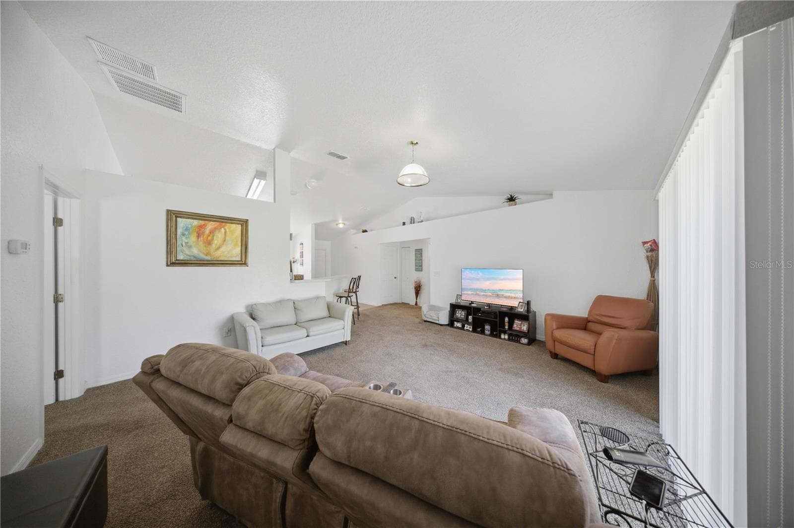 Single Family Residence at 8 OAK RUN CT, OCALA, photo 5 of 26