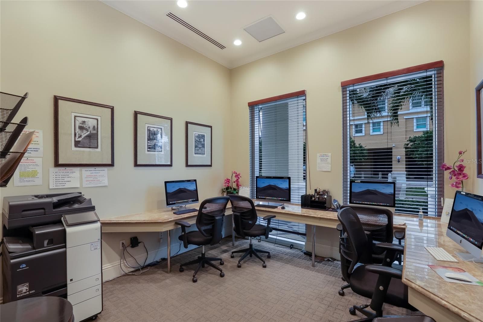 Community office space - 800 N TAMIAMI TRL #201, SARASOTA