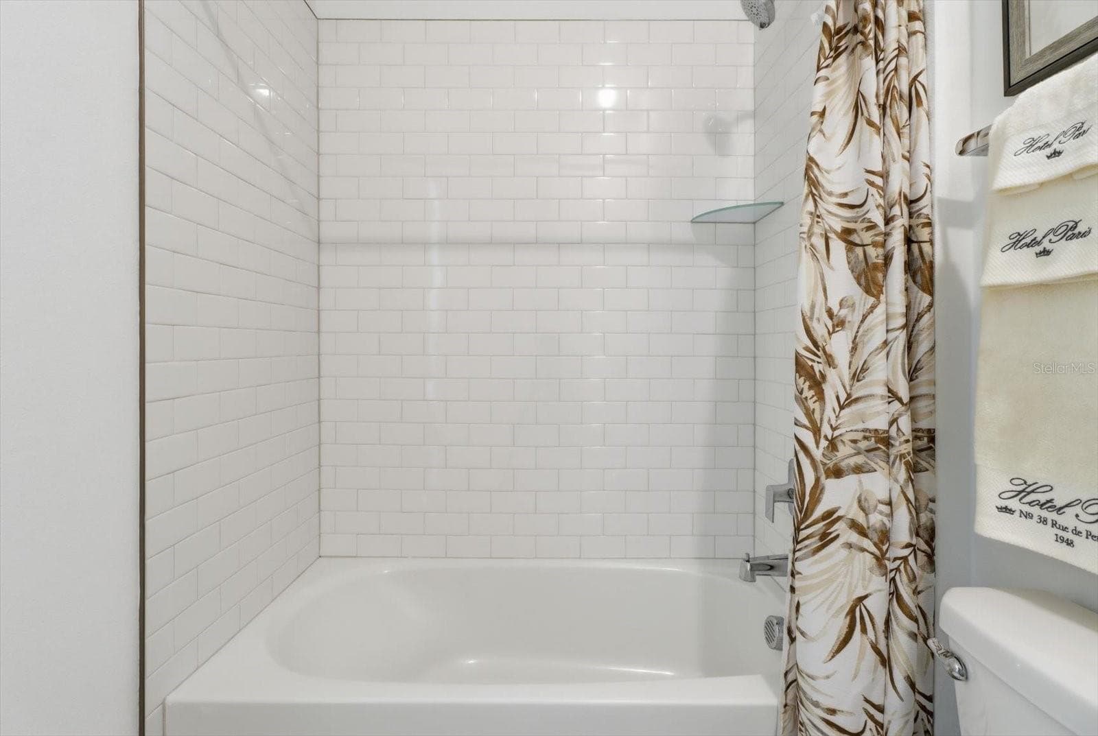 Guest Bedroom Ensuite Bath - 5145 SOUTHERN VALLEY LOOP, BROOKSVILLE
