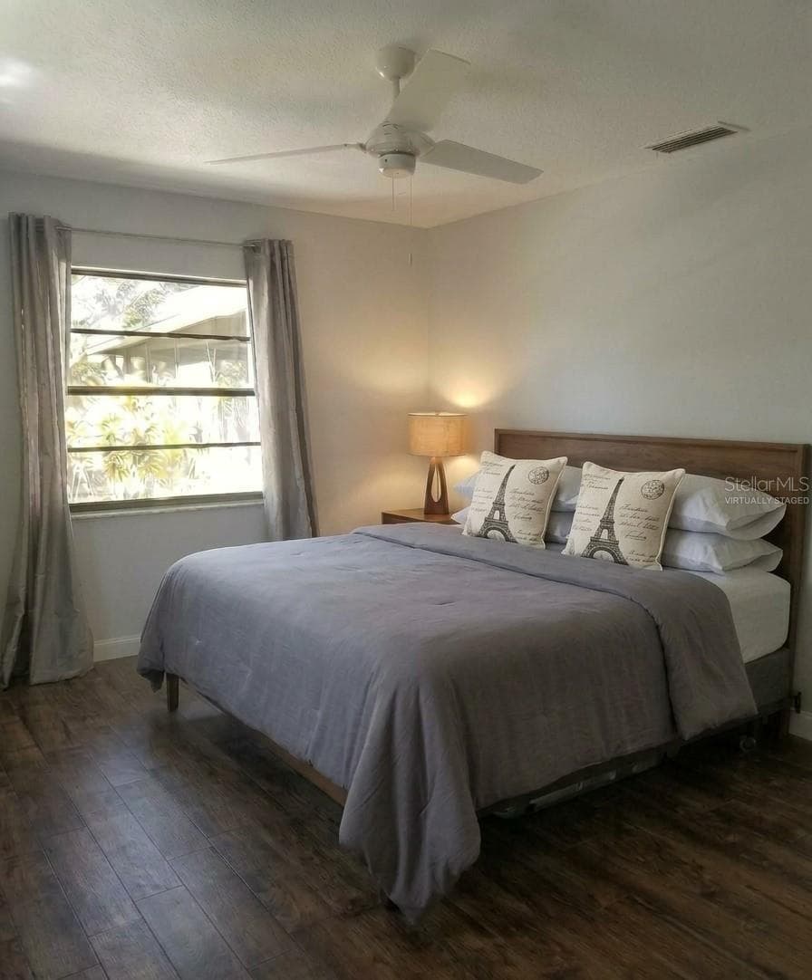 VIRTUALLY STAGED - 1720 FOSSIL DR, ENGLEWOOD